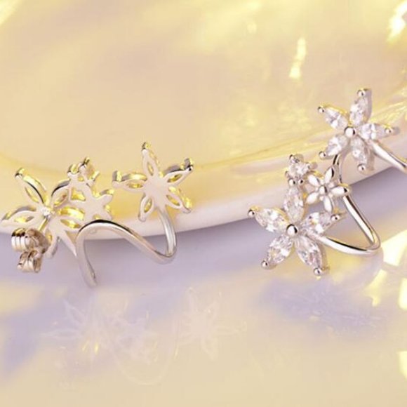 NEW 925 Sterling Silver Diamond Flower Earrings - Picture 6 of 8